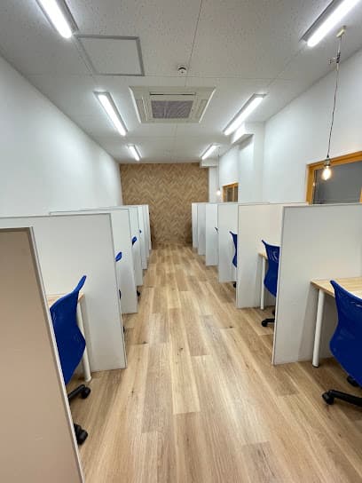 会員制自習室 まち図書カフェ 福山駅room