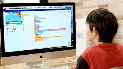 QUREO(キュレオ)プログラミング教室 自立学習RED 福山教室