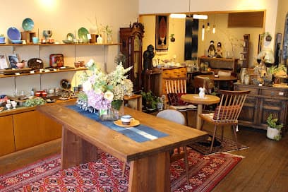 調度品の亀川 手作り家具と工芸品ギャラリー(城見店)